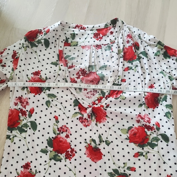 Retro Inspired Floral 🌹 Polkadot 3/4 Sleeve Top - Picture 2 of 6